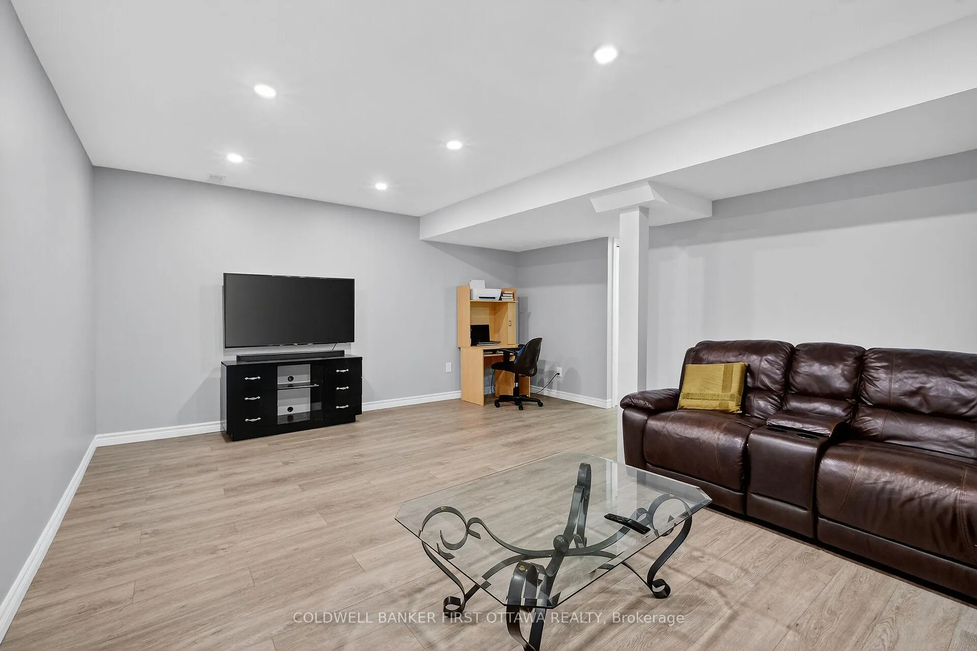 Photo 28 of 6 Pennington Lane, Ottawa, Blackburn Hamlet — HOMEH