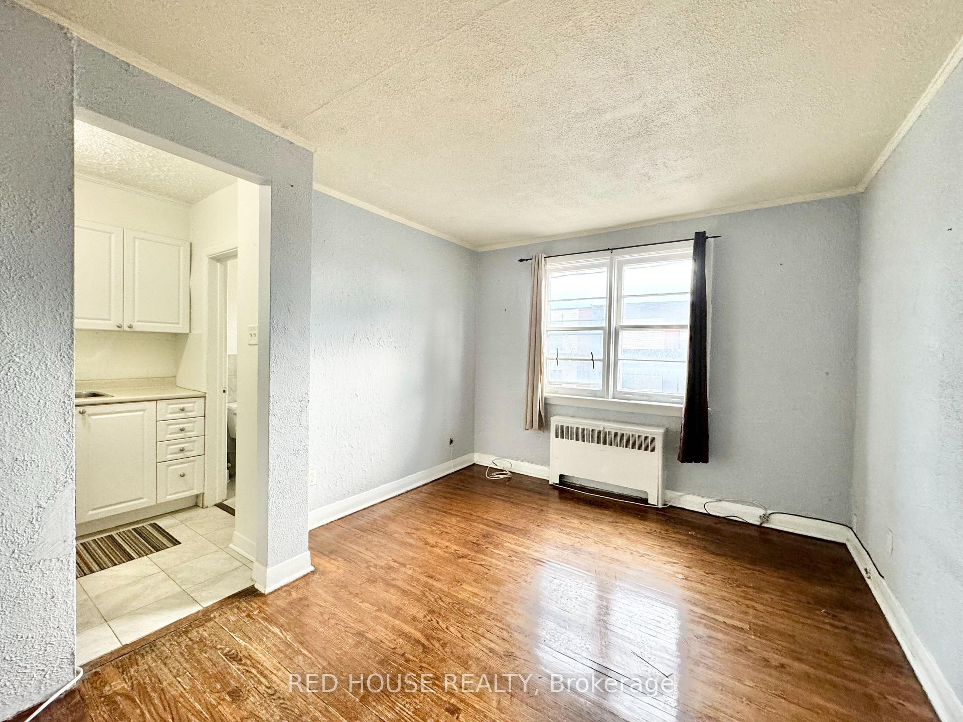 Photo 2 of Unit 4, 388 Plains Road, Toronto, East York — HOMEH