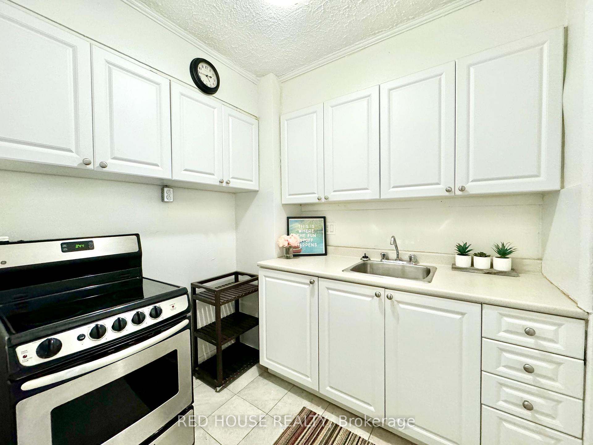Photo 5 of Unit 4, 388 Plains Road, Toronto, East York — HOMEH