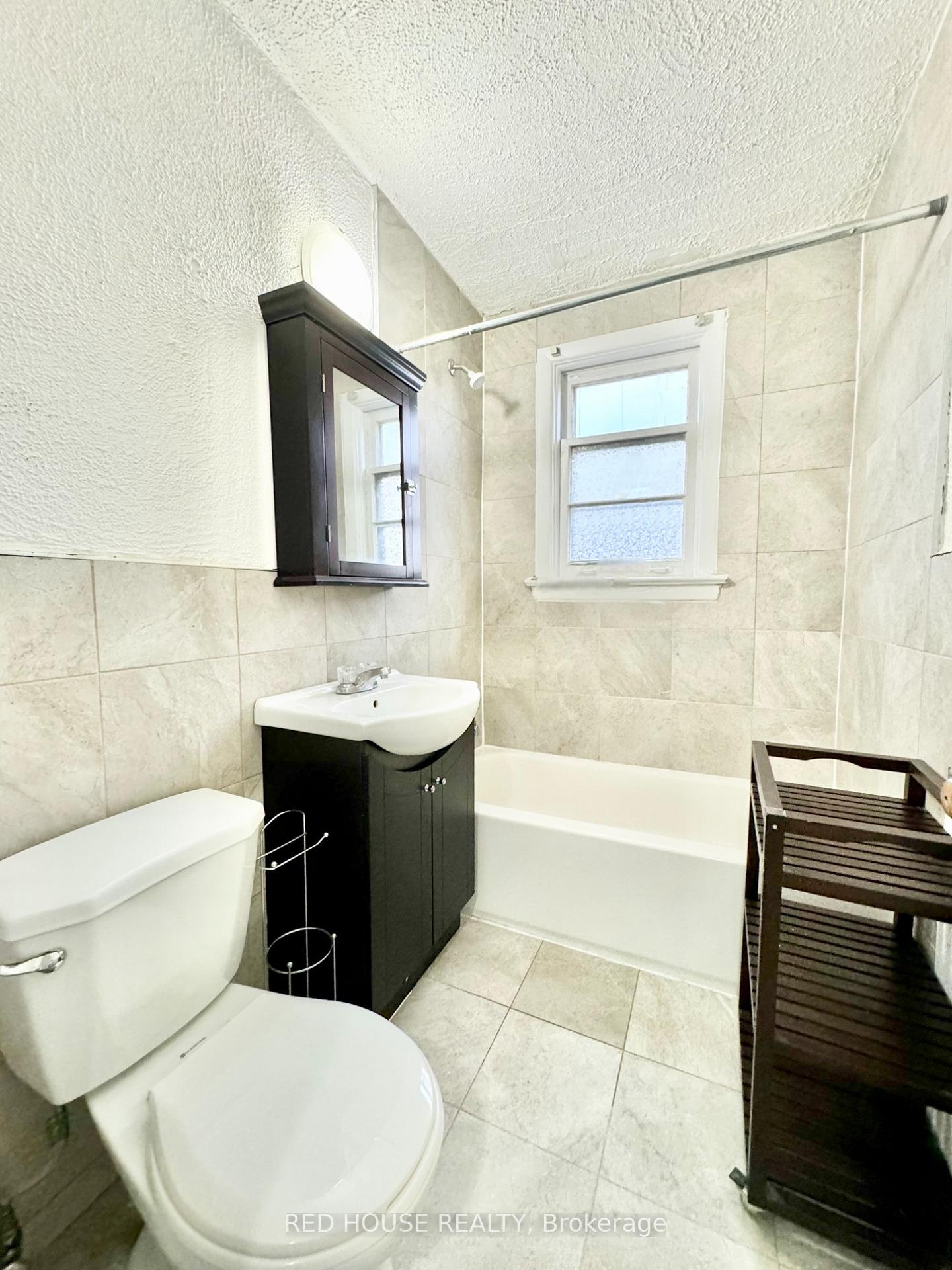Photo 6 of Unit 4, 388 Plains Road, Toronto, East York — HOMEH