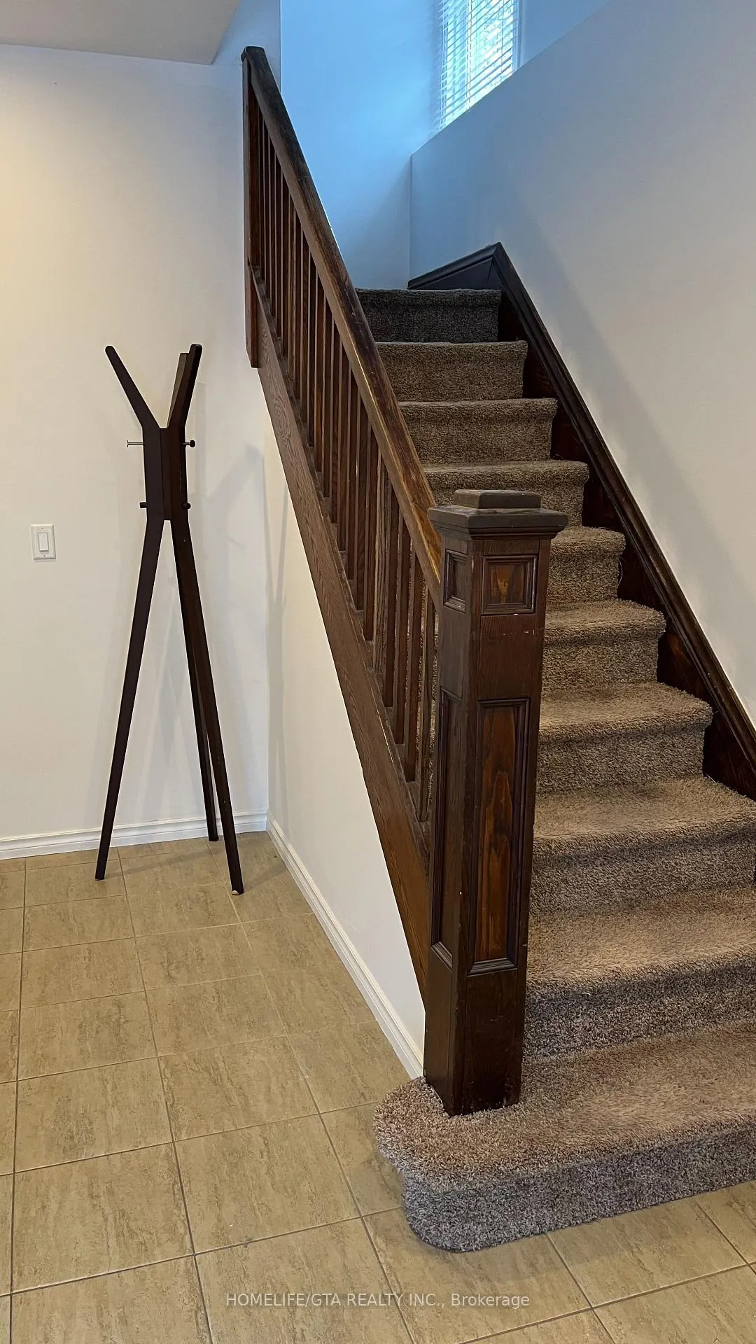 Photo 2 of 5928 Delaware Street, Niagara Falls, Dorchester — HOMEH