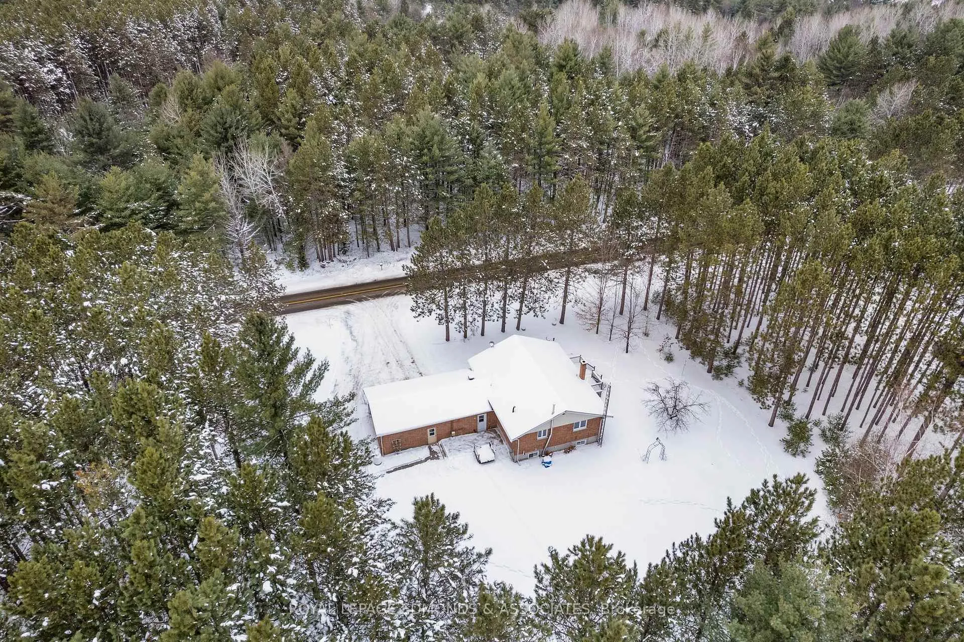 Photo 4 of 1137 Locksley Road, Laurentian Valley — HOMEH