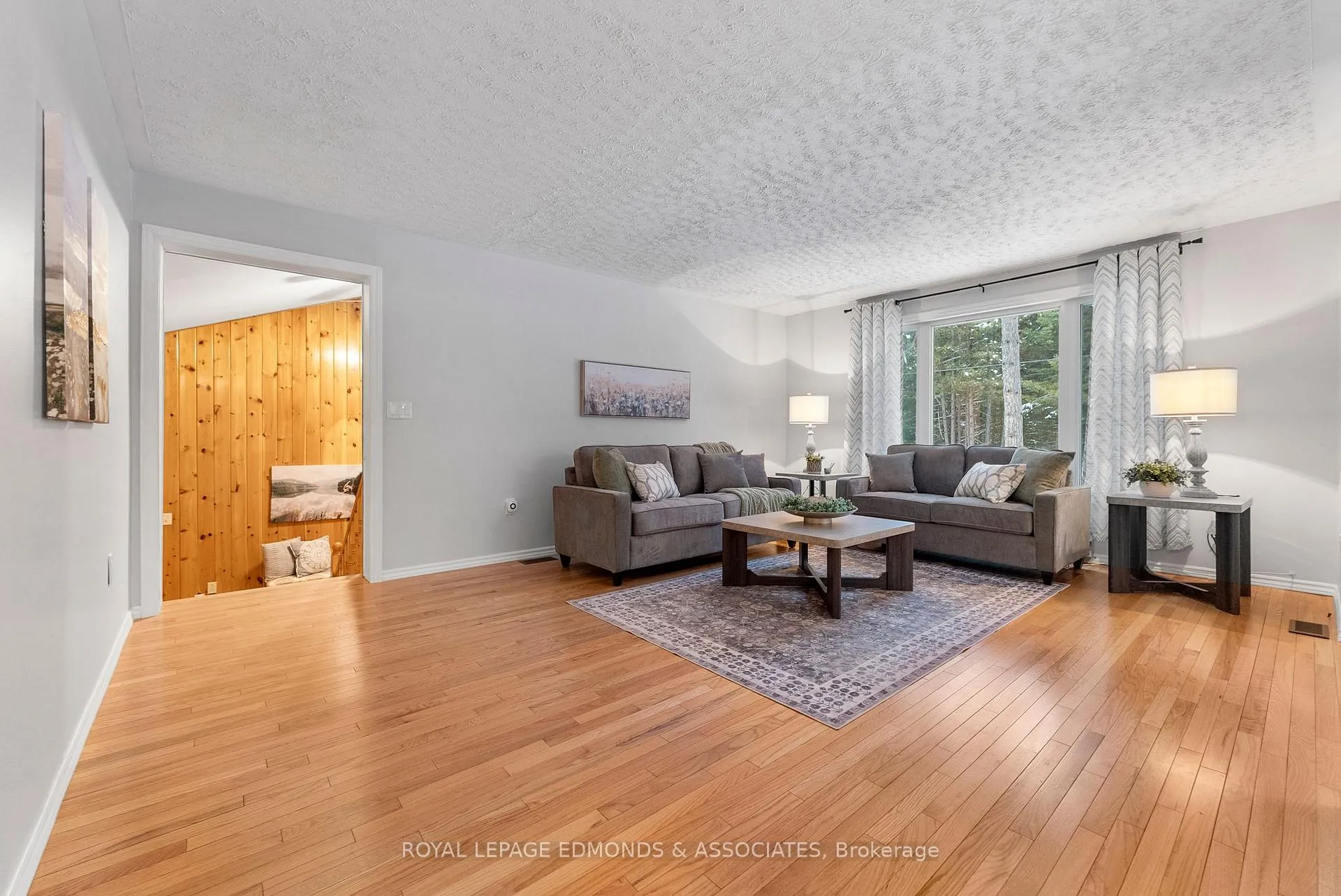 Photo 11 of 1137 Locksley Road, Laurentian Valley — HOMEH
