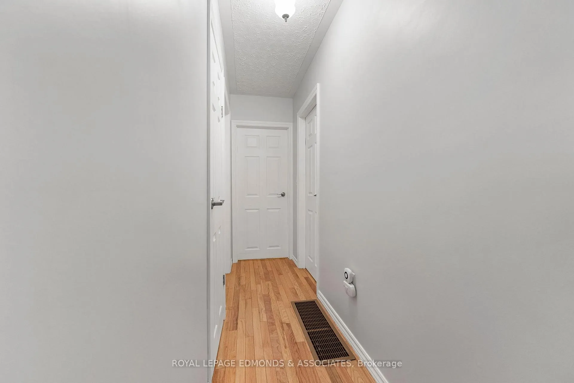 Photo 17 of 1137 Locksley Road, Laurentian Valley — HOMEH
