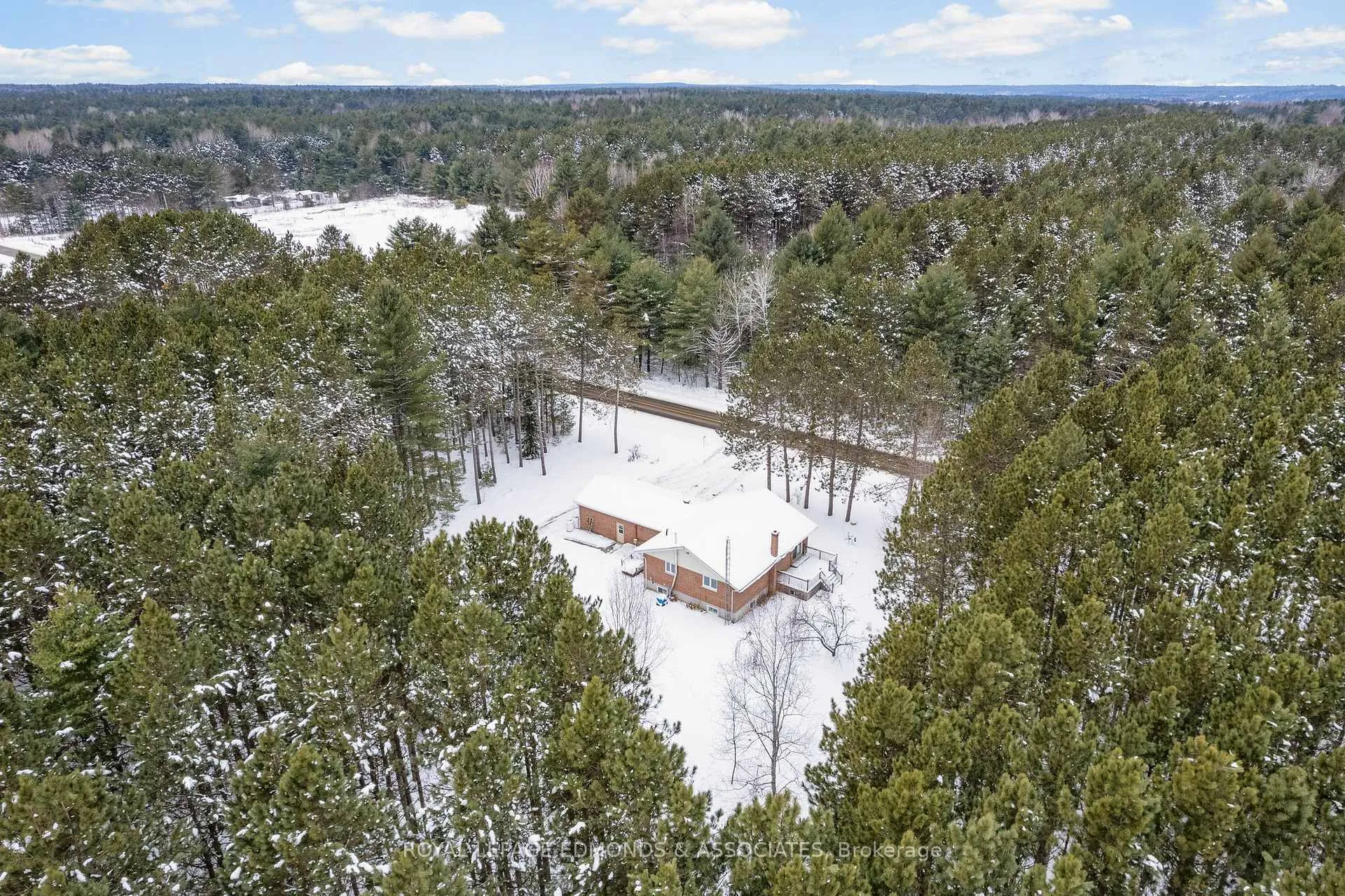 Photo 44 of 1137 Locksley Road, Laurentian Valley — HOMEH