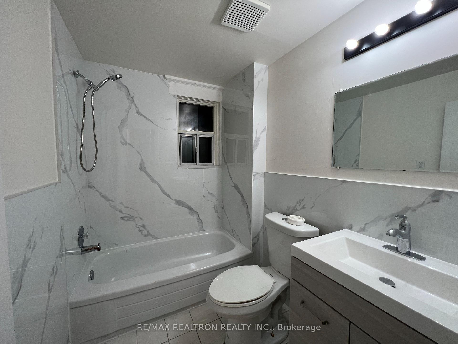 Photo 5 of Unit 2nd Fl, 869 Cosburn Avenue, Toronto, Woodbine-Lumsden — HOMEH