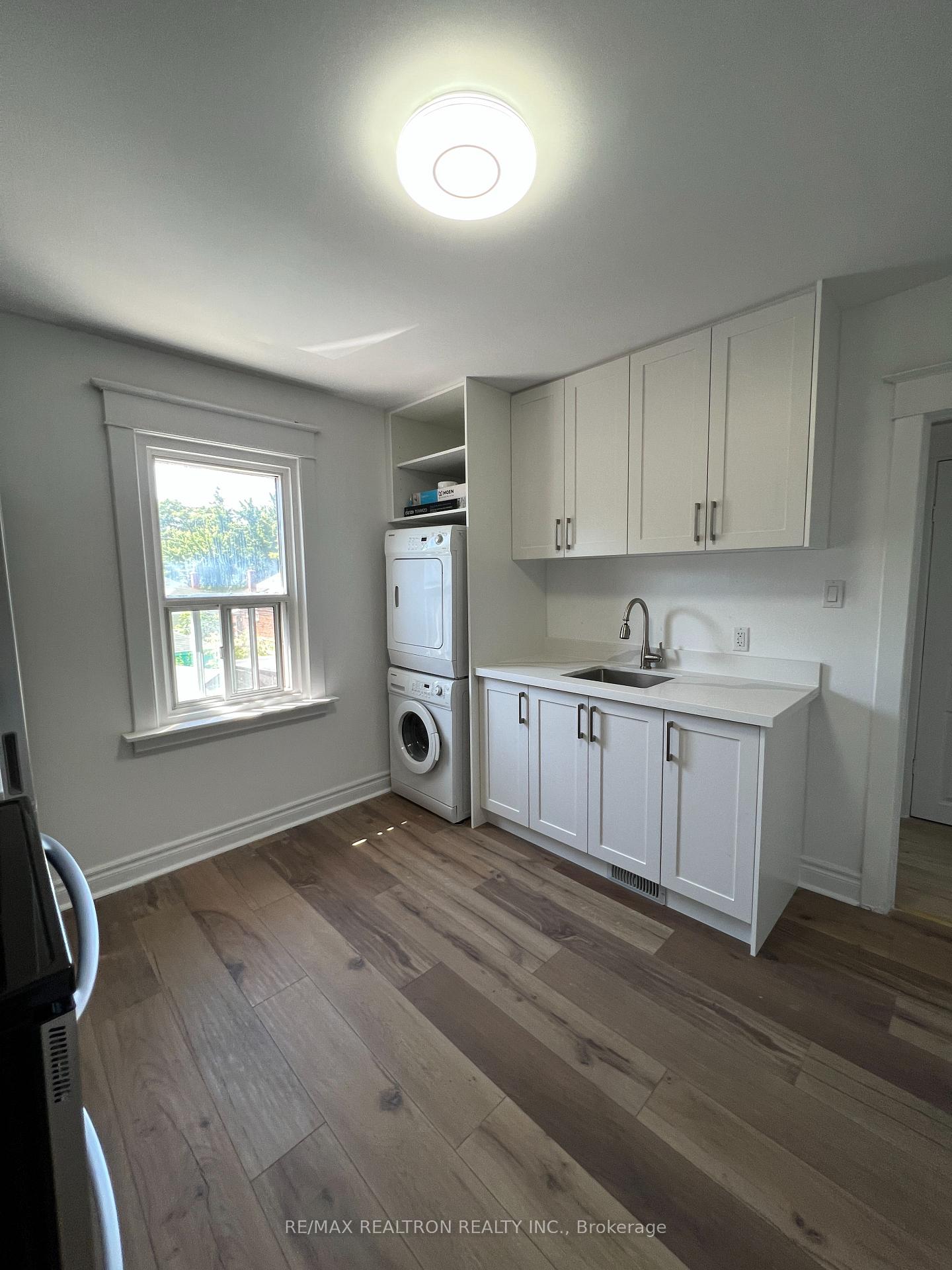 Photo 6 of Unit 2nd Fl, 869 Cosburn Avenue, Toronto, Woodbine-Lumsden — HOMEH