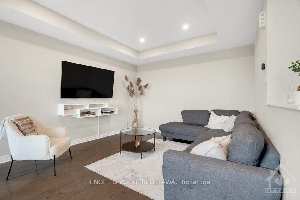 Photo 17 of 647 Trigoria Crescent, Ottawa, Avalon West — HOMEH