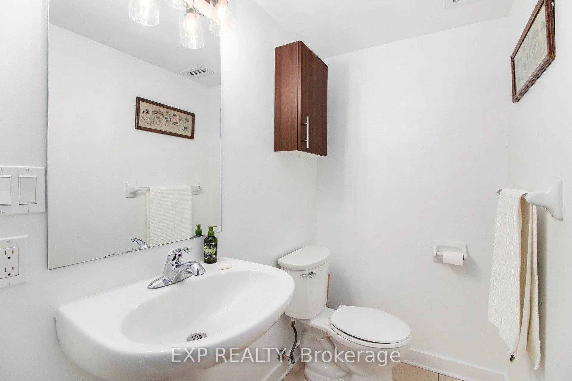 Photo 4 of Unit 201, 146 Daly Avenue, Ottawa, Sandy Hill — HOMEH