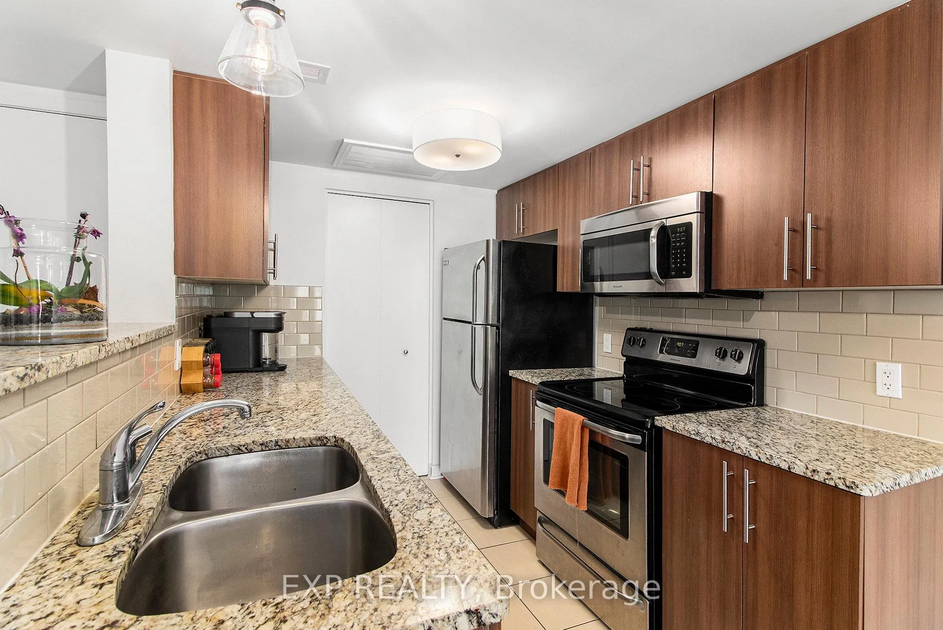 Photo 5 of Unit 201, 146 Daly Avenue, Ottawa, Sandy Hill — HOMEH