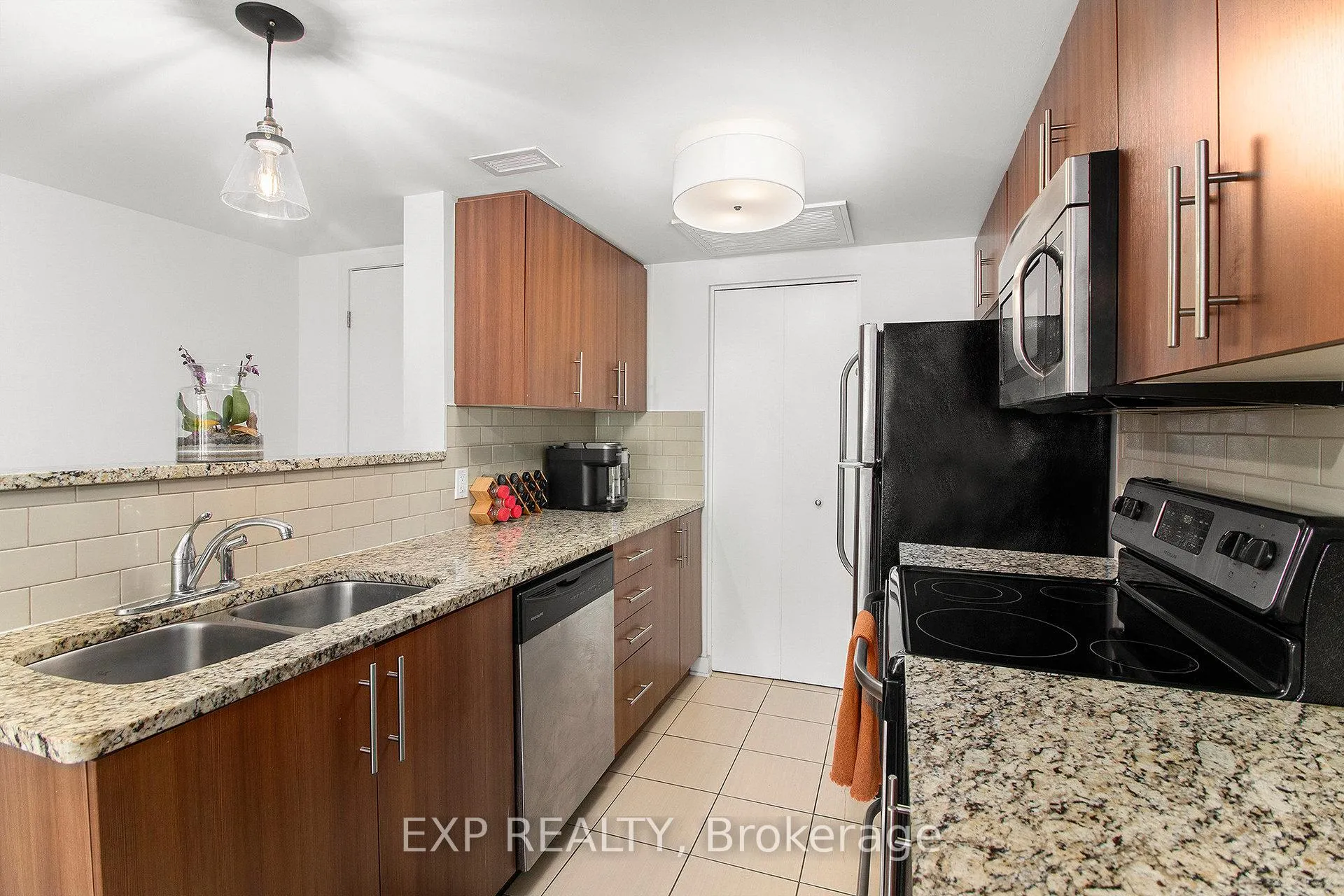 Photo 6 of Unit 201, 146 Daly Avenue, Ottawa, Sandy Hill — HOMEH
