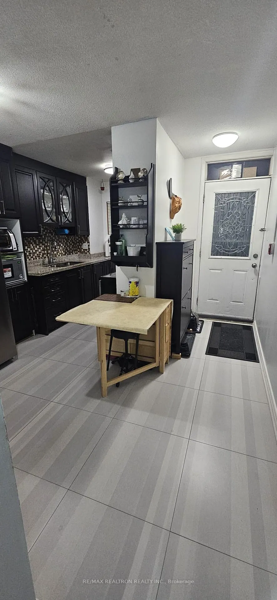 Photo 3 of Unit 117, 140 Leeward Glenway, Toronto, Flemingdon Park — HOMEH