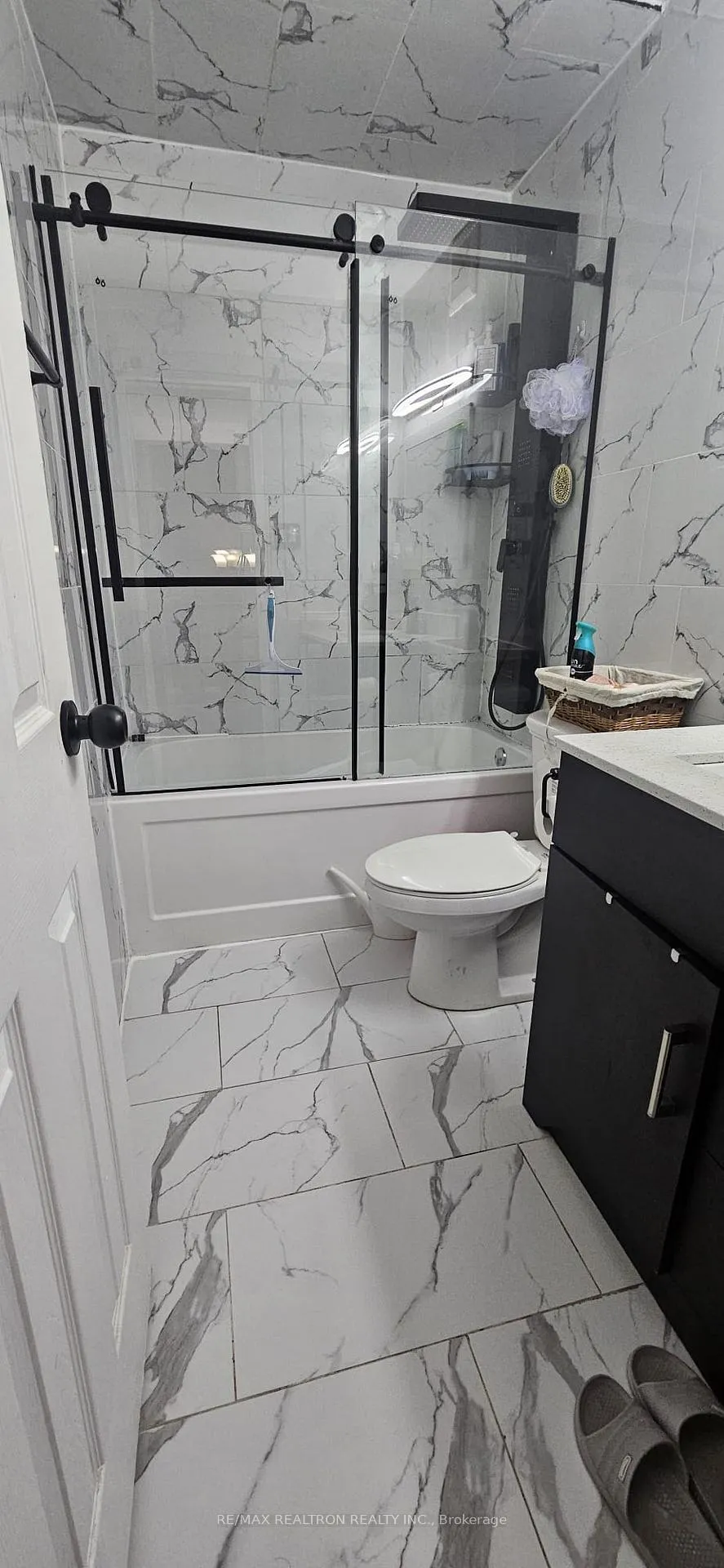 Photo 4 of Unit 117, 140 Leeward Glenway, Toronto, Flemingdon Park — HOMEH
