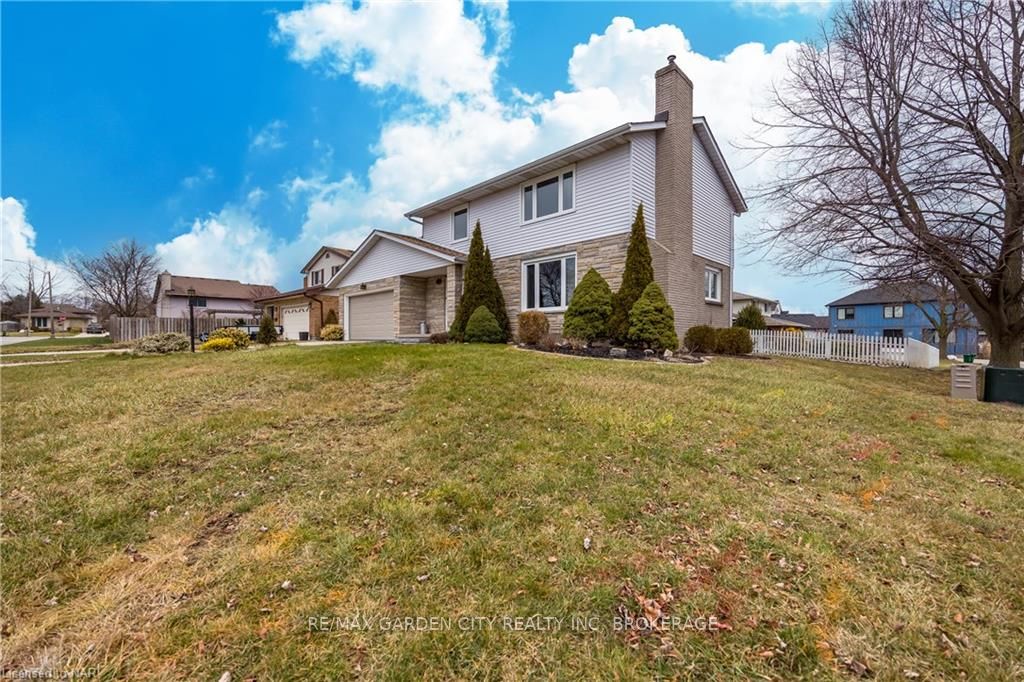 Photo 3 of 7 Dobbie Road, Thorold, Confederation Heights — HOMEH