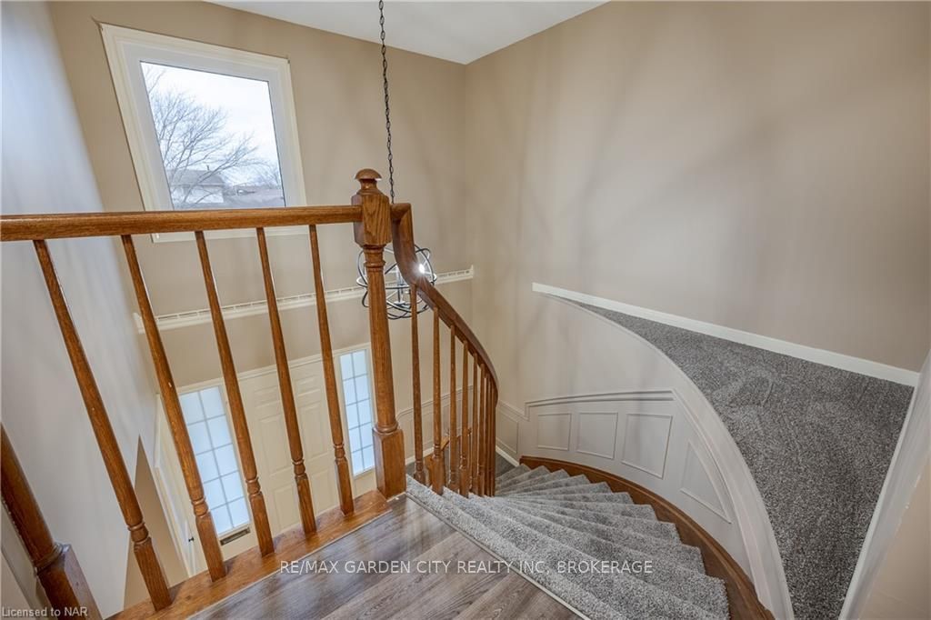 Photo 4 of 7 Dobbie Road, Thorold, Confederation Heights — HOMEH