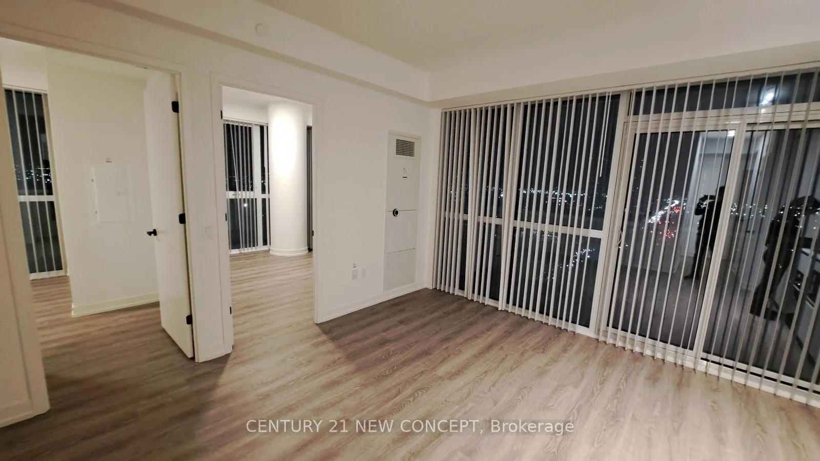 Photo 4 of Unit 1806, 8 Interchange Way, Vaughan, Vaughan Corporate Centre — HOMEH
