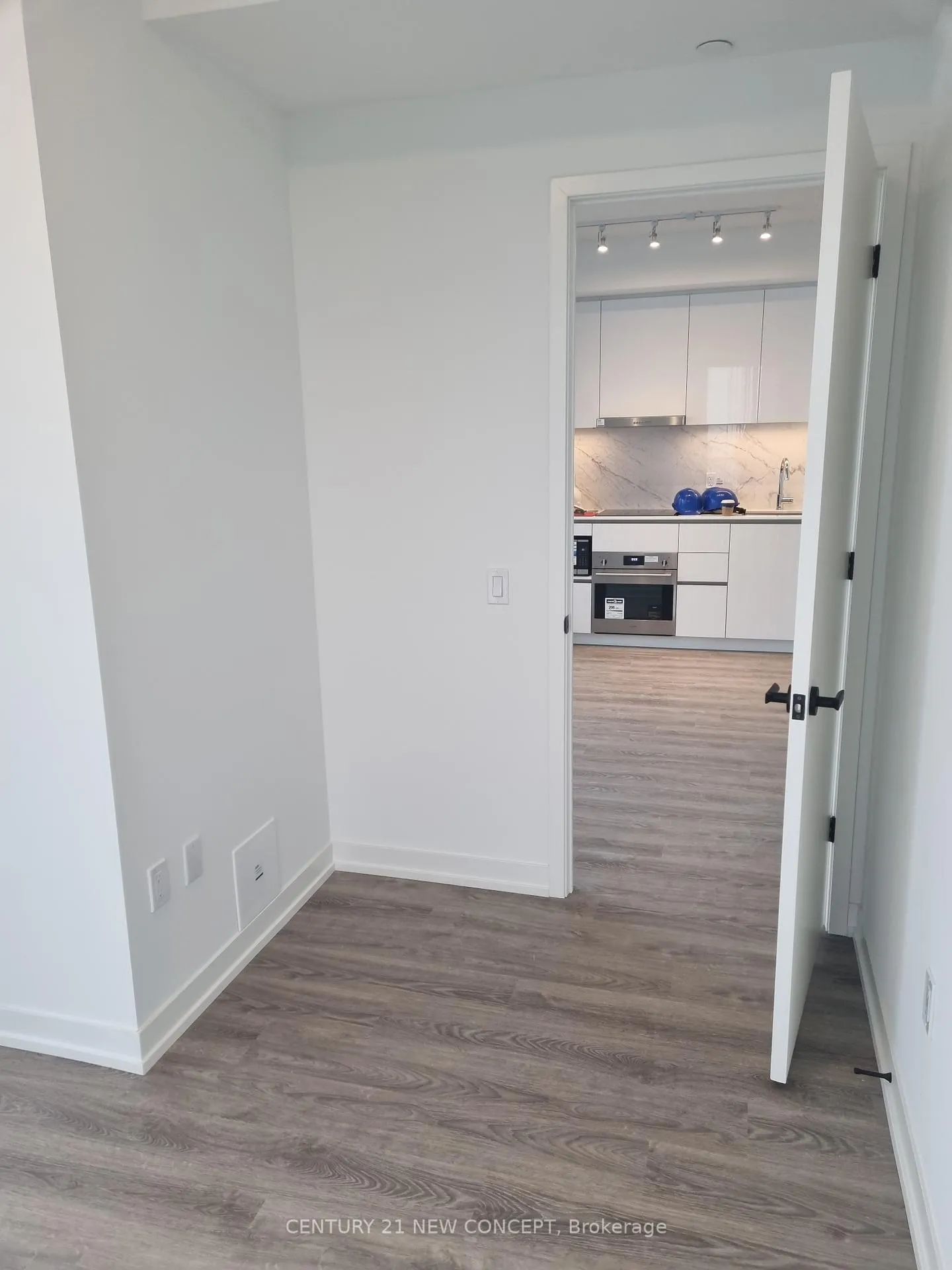 Photo 7 of Unit 1806, 8 Interchange Way, Vaughan, Vaughan Corporate Centre — HOMEH