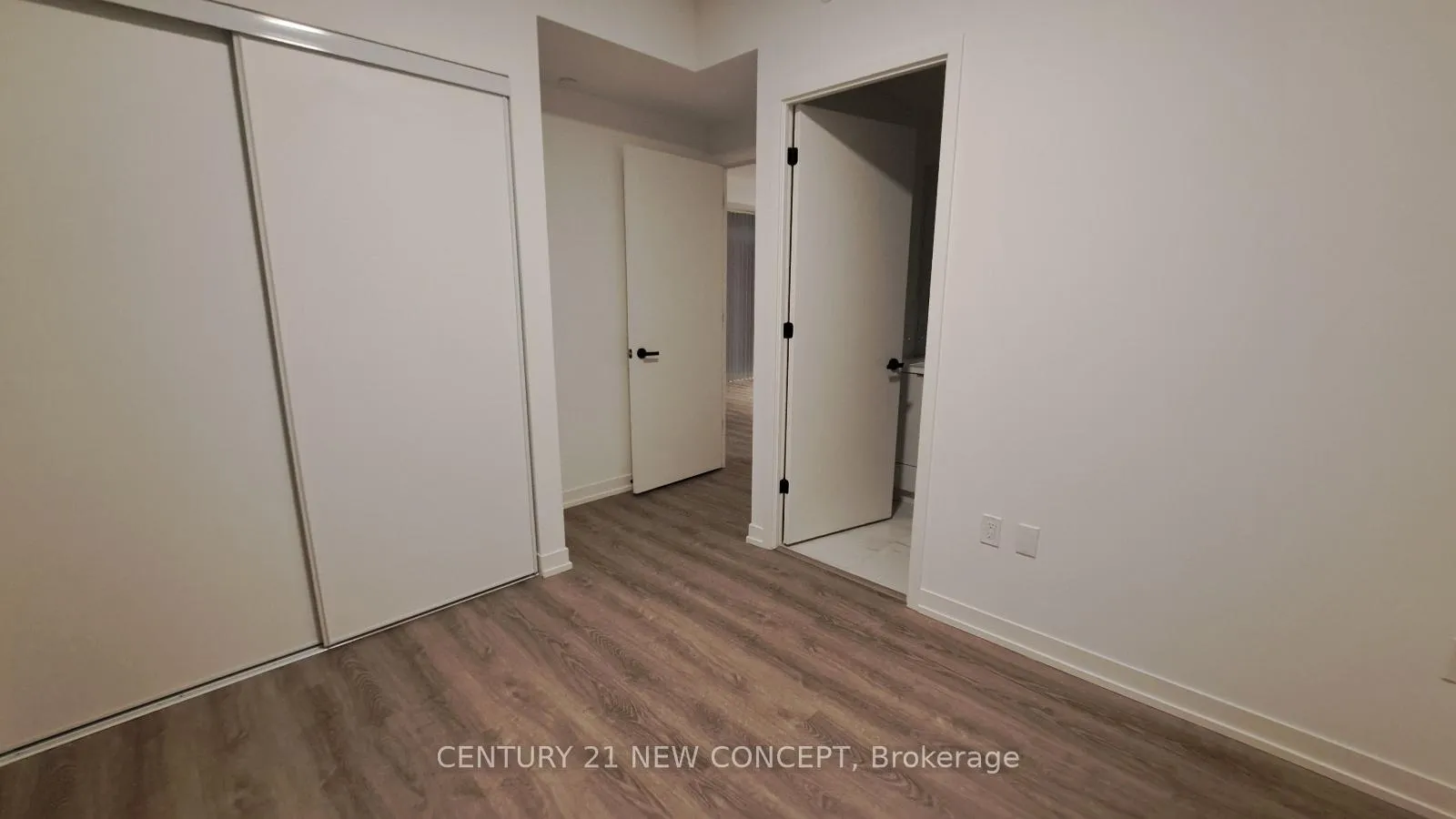 Photo 10 of Unit 1806, 8 Interchange Way, Vaughan, Vaughan Corporate Centre — HOMEH