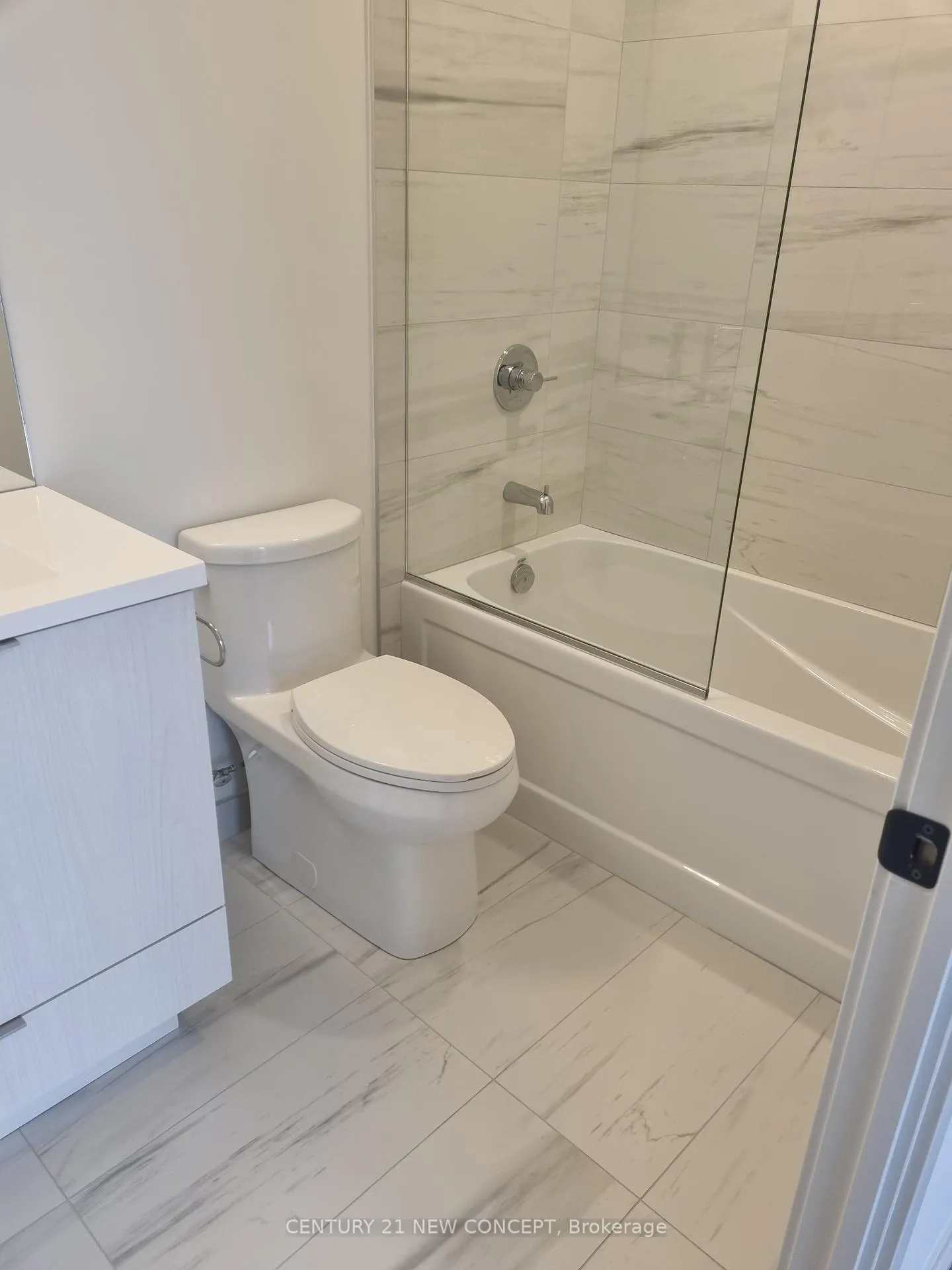 Photo 14 of Unit 1806, 8 Interchange Way, Vaughan, Vaughan Corporate Centre — HOMEH