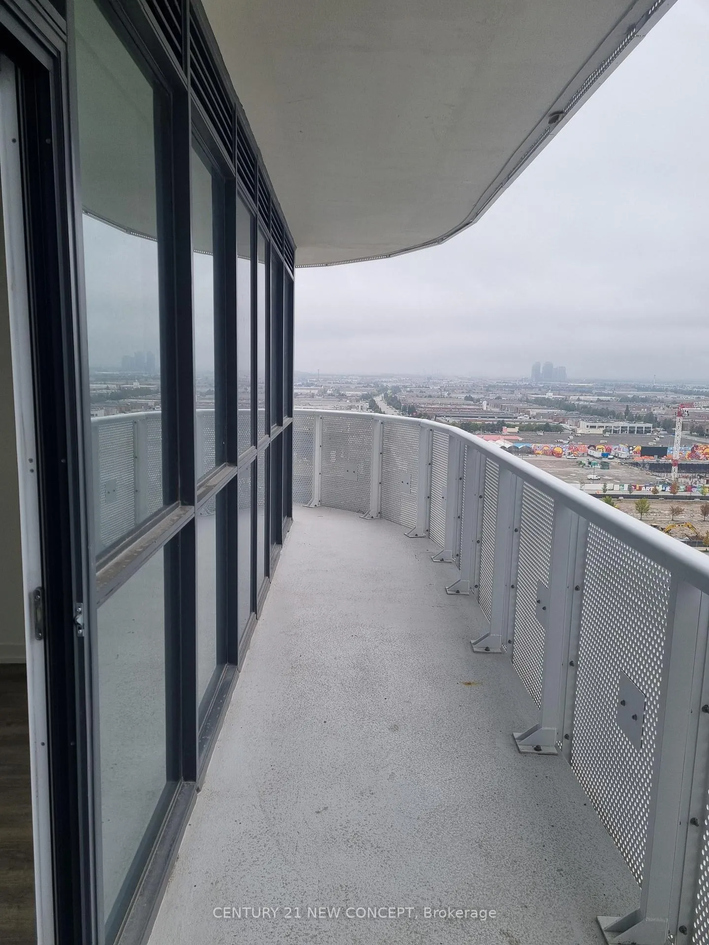 Photo 17 of Unit 1806, 8 Interchange Way, Vaughan, Vaughan Corporate Centre — HOMEH