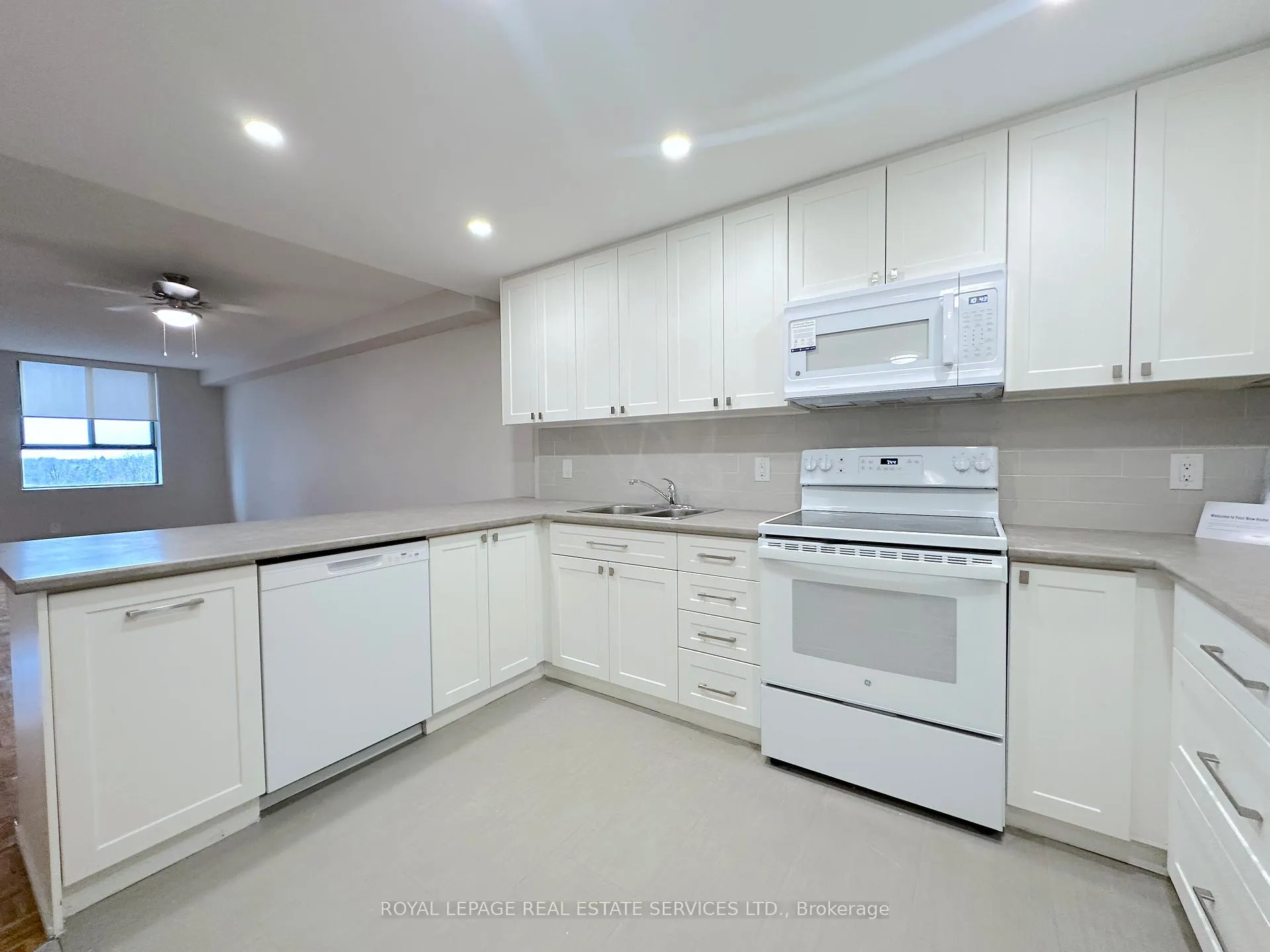 Photo 4 of Unit 807, 190 Clark Boulevard, Brampton, Queen Street Corridor — HOMEH