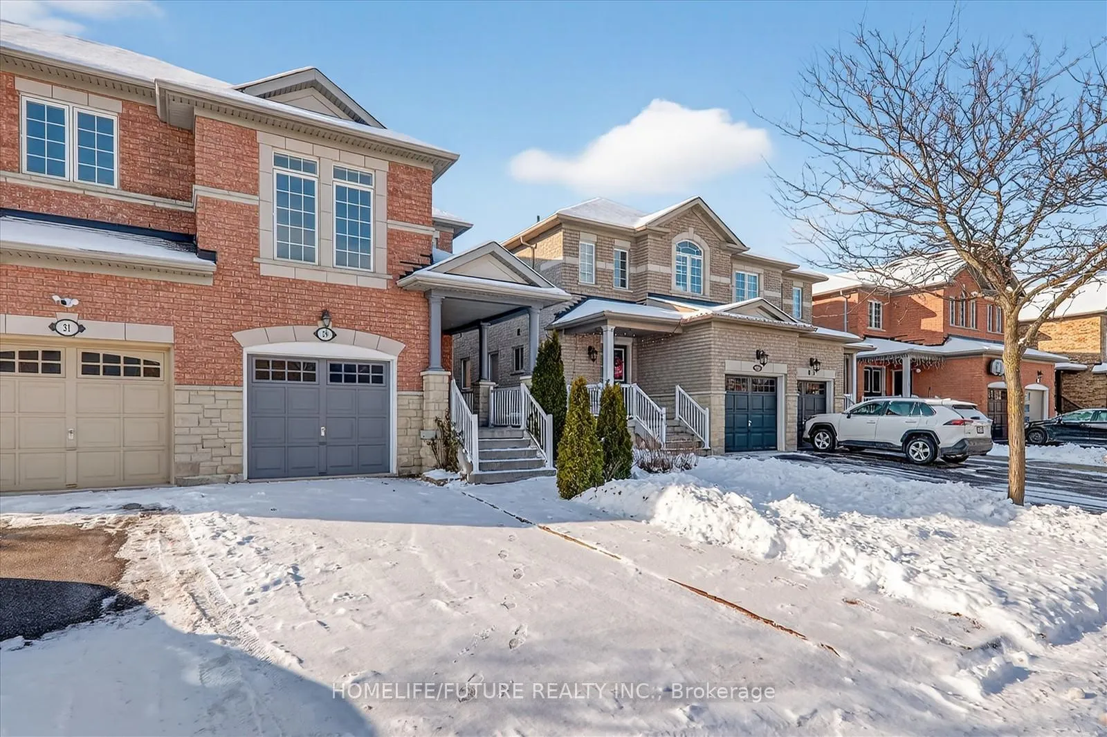 Photo 3 of 29 Riverplace Crescent, Brampton, Bram East — HOMEH