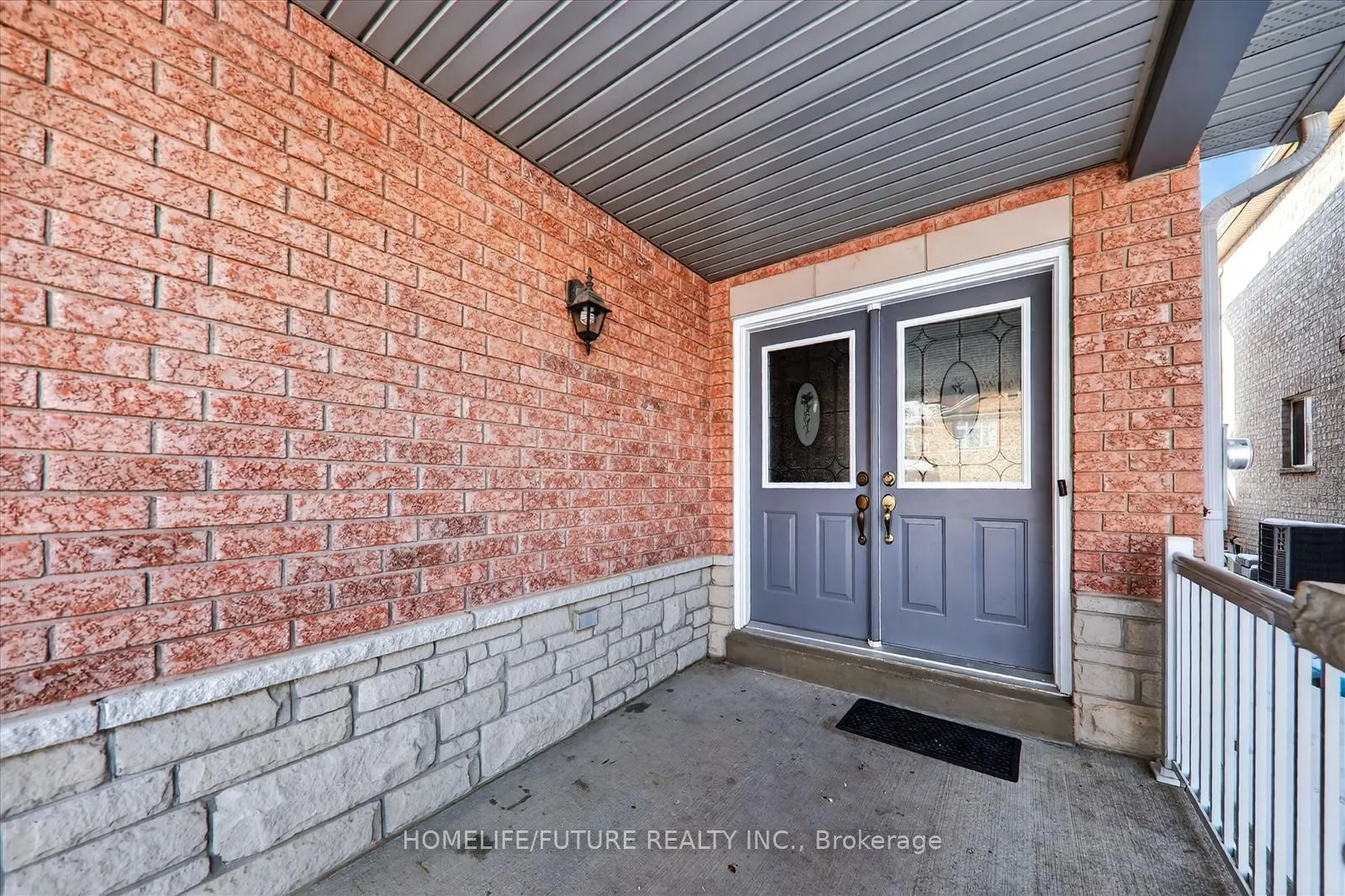 Photo 5 of 29 Riverplace Crescent, Brampton, Bram East — HOMEH
