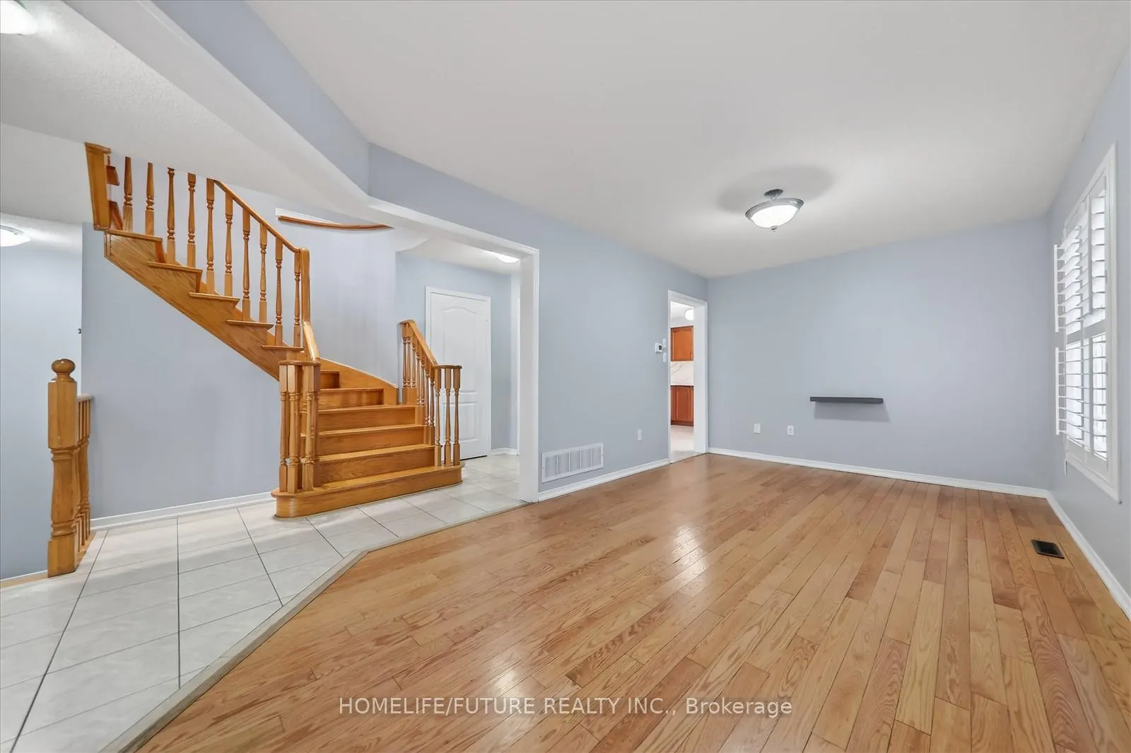 Photo 9 of 29 Riverplace Crescent, Brampton, Bram East — HOMEH