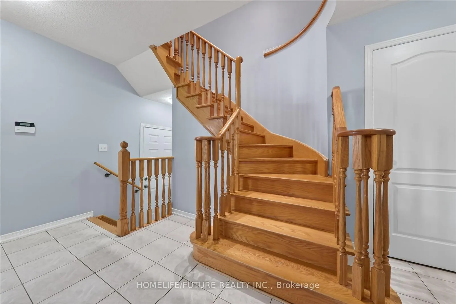 Photo 17 of 29 Riverplace Crescent, Brampton, Bram East — HOMEH