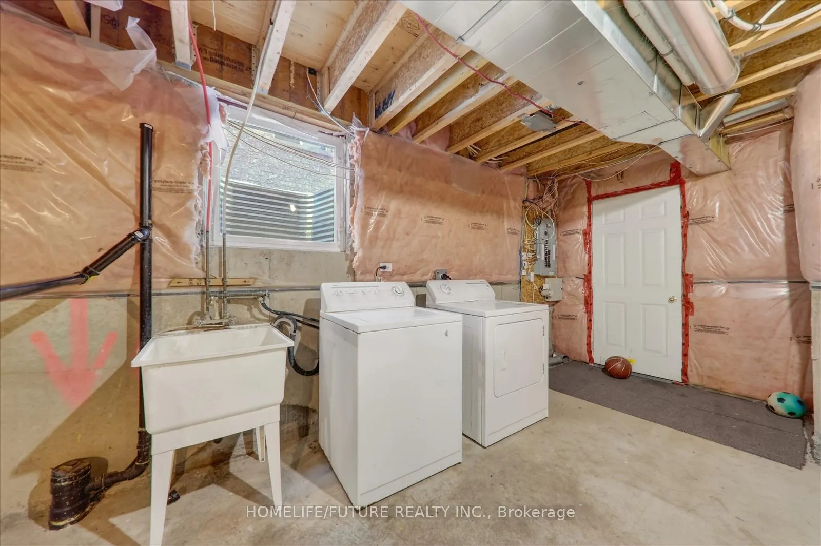 Photo 32 of 29 Riverplace Crescent, Brampton, Bram East — HOMEH