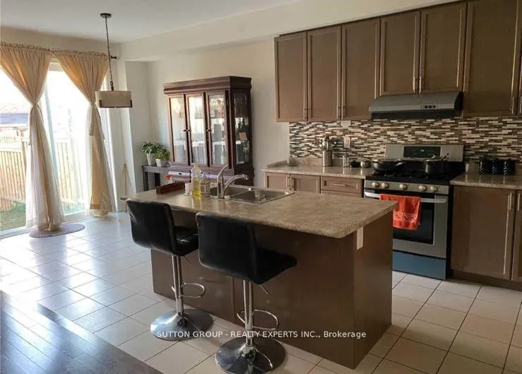 Photo 6 of 67 Vezna Crescent, Brampton, Credit Valley — HOMEH