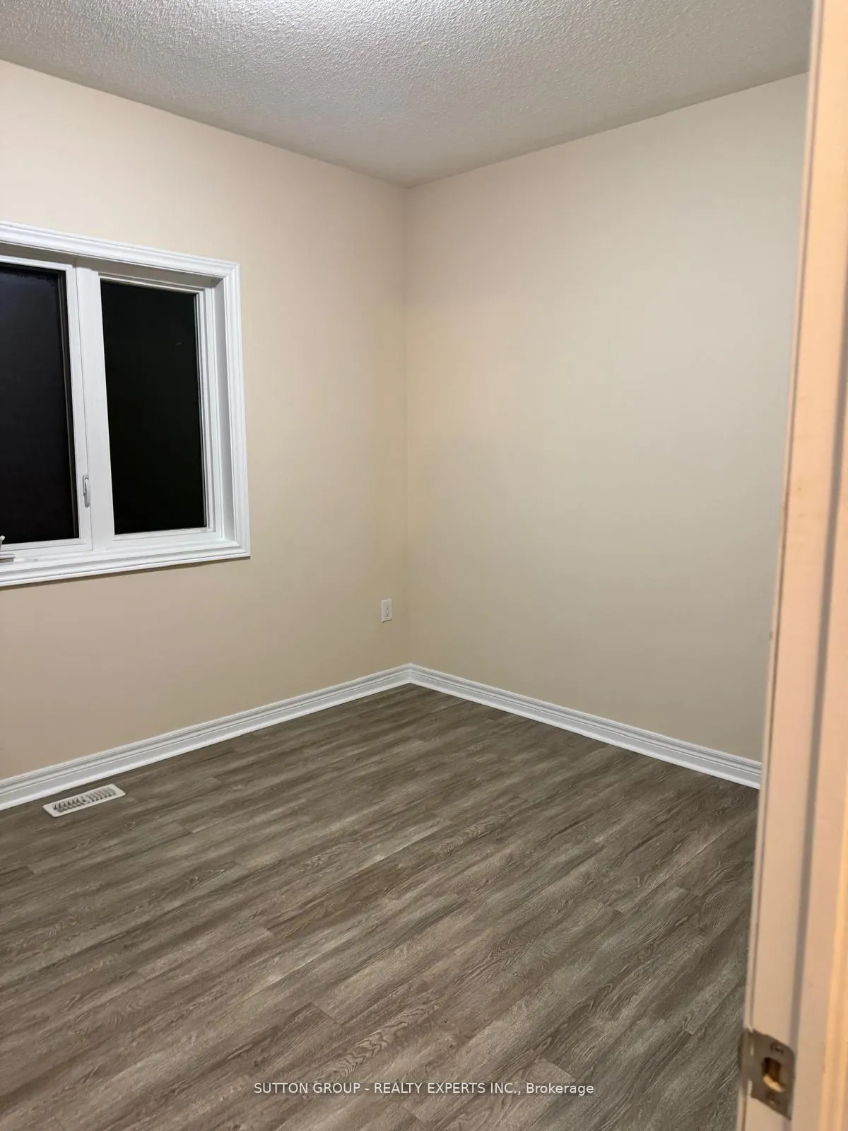Photo 12 of 67 Vezna Crescent, Brampton, Credit Valley — HOMEH