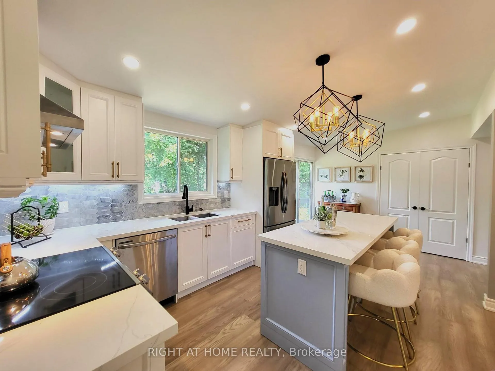 Photo 5 of 1012 Goshen Road, Innisfil, Alcona — HOMEH