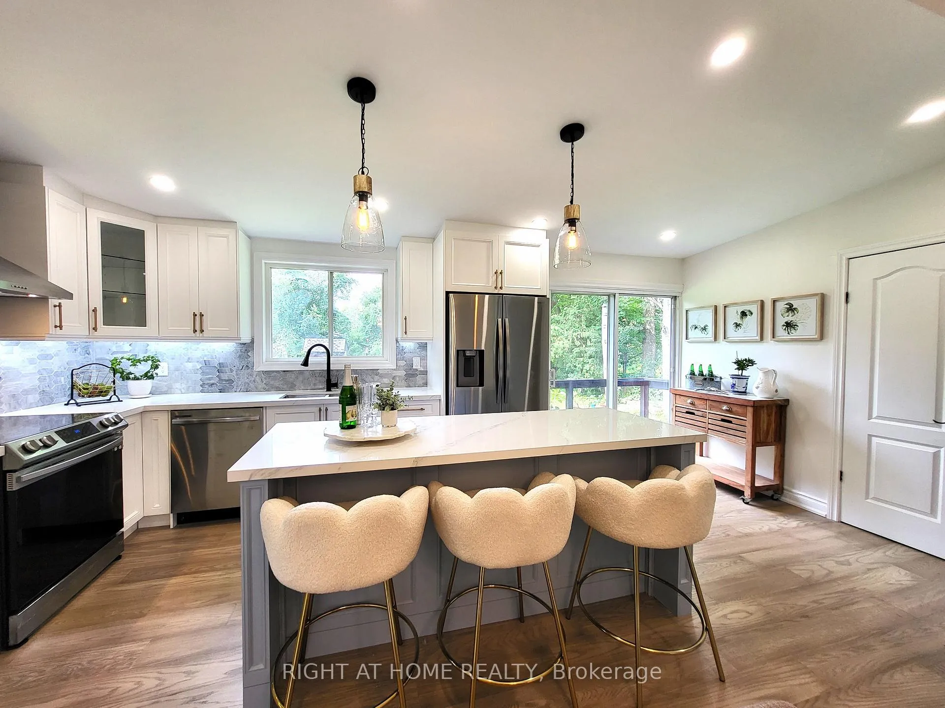 Photo 11 of 1012 Goshen Road, Innisfil, Alcona — HOMEH