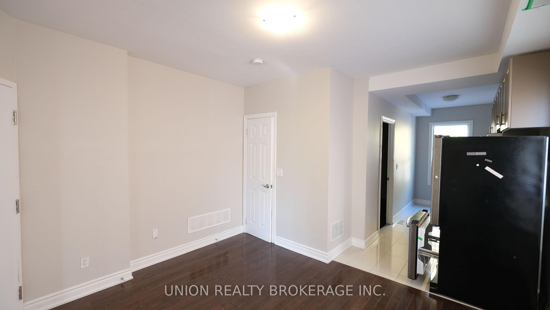 Photo 6 of Unit #Main, 264 Strathmore Boulevard, Toronto, Danforth — HOMEH
