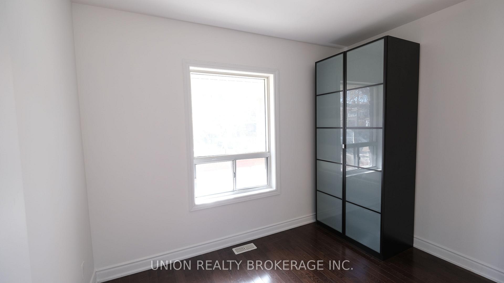 Photo 11 of Unit #Main, 264 Strathmore Boulevard, Toronto, Danforth — HOMEH