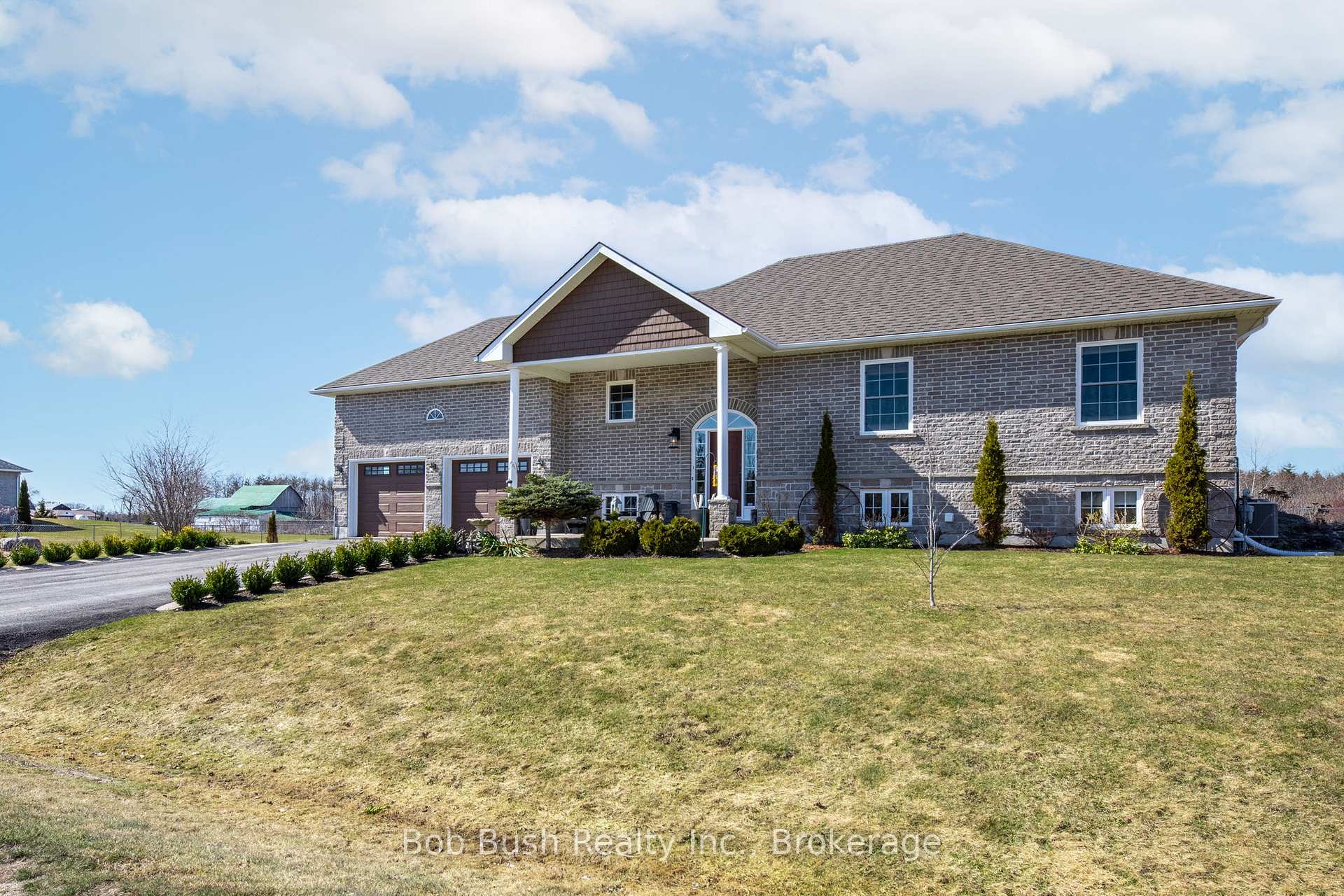 Photo 4 of 38 Asselin Drive, Tiny, Rural Tiny — HOMEH
