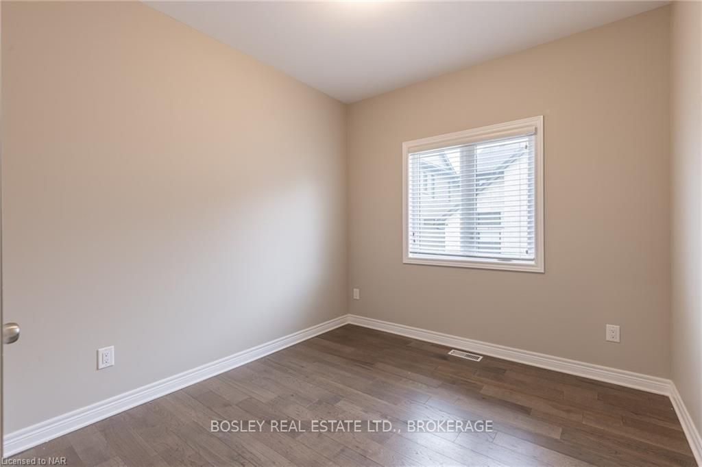 Photo 10 of 4 Ivy Crescent, Thorold, Confederation Heights — HOMEH