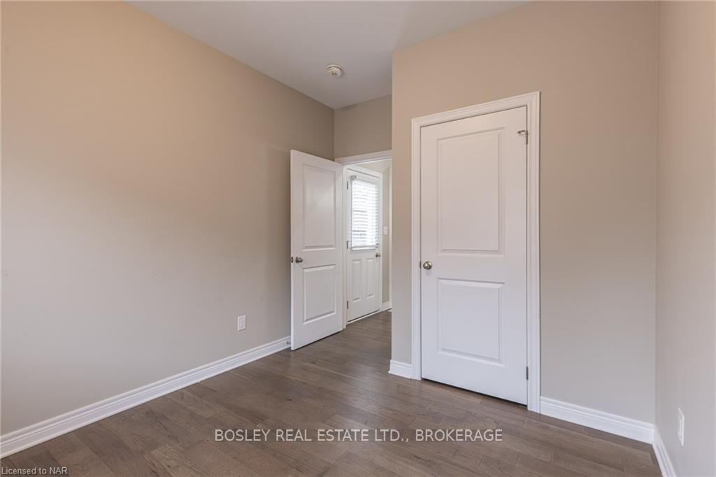 Photo 11 of 4 Ivy Crescent, Thorold, Confederation Heights — HOMEH