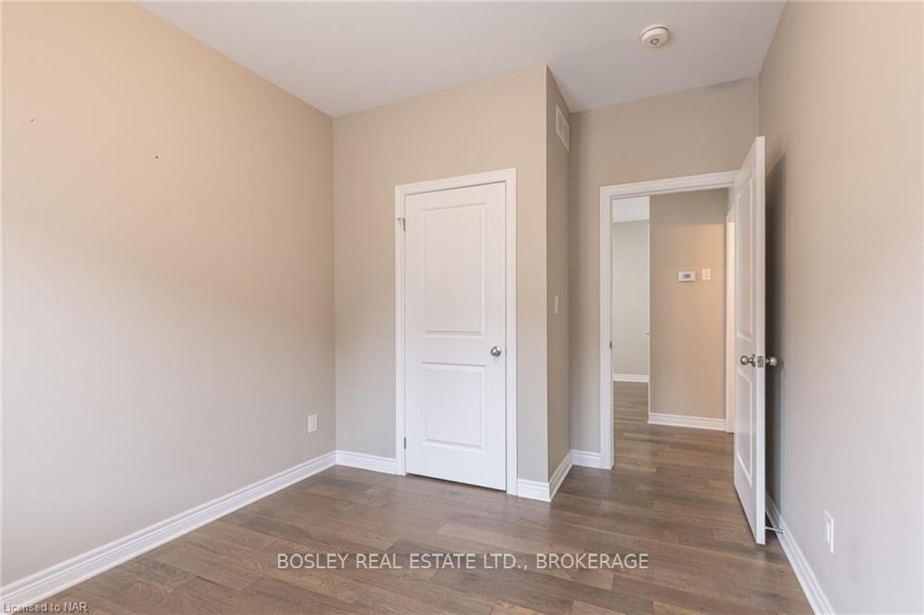Photo 13 of 4 Ivy Crescent, Thorold, Confederation Heights — HOMEH