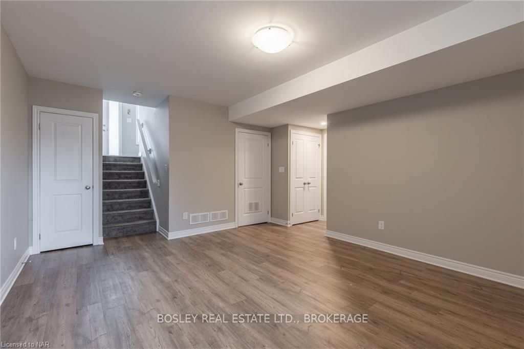 Photo 16 of 4 Ivy Crescent, Thorold, Confederation Heights — HOMEH