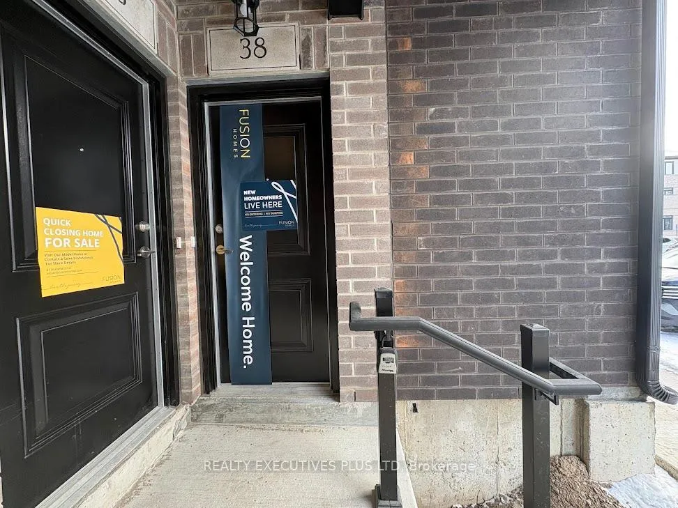 Photo 3 of 38 Thatcher Drive, Guelph, Kortright East — HOMEH
