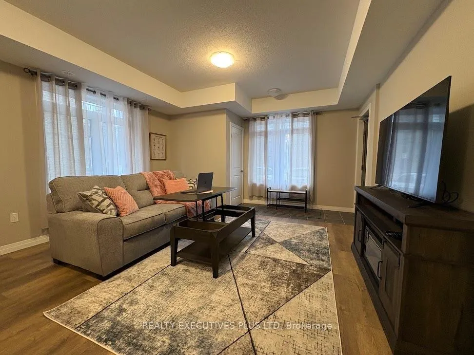 Photo 9 of 38 Thatcher Drive, Guelph, Kortright East — HOMEH