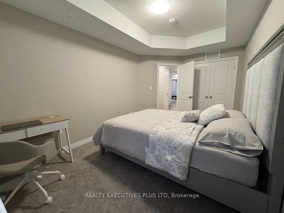 Photo 12 of 38 Thatcher Drive, Guelph, Kortright East — HOMEH