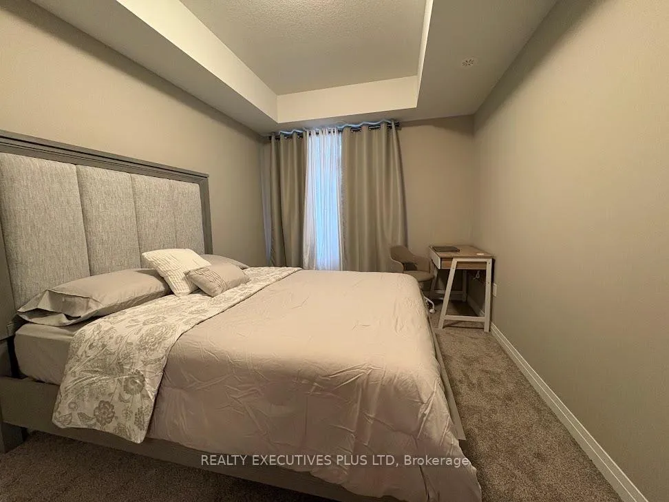 Photo 13 of 38 Thatcher Drive, Guelph, Kortright East — HOMEH