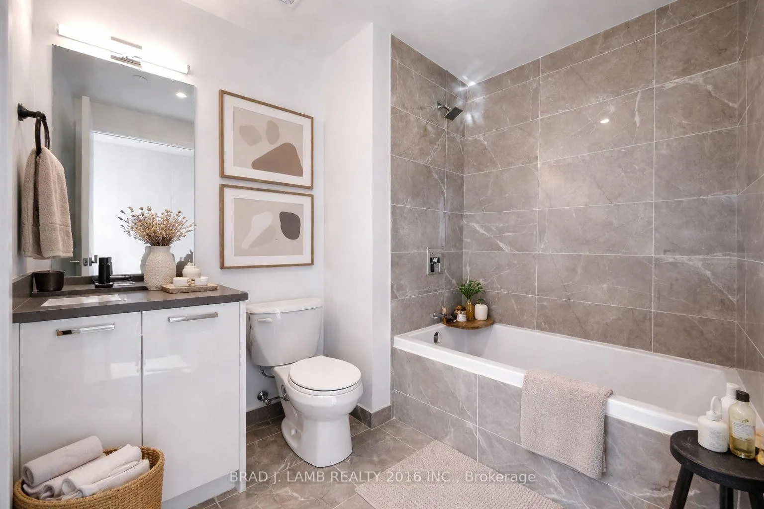 Photo 4 of Unit 2205, 284 King Street E, Toronto, Moss Park — HOMEH
