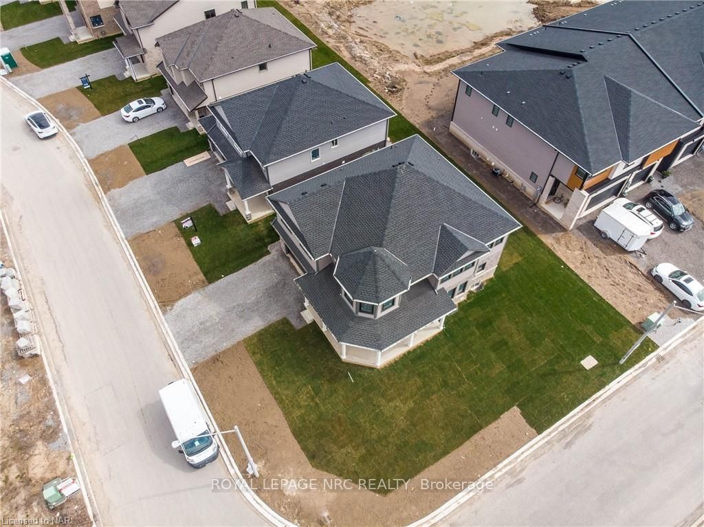 Photo 17 of 1 Alicia Crescent, Thorold, Hurricane/Merrittville — HOMEH