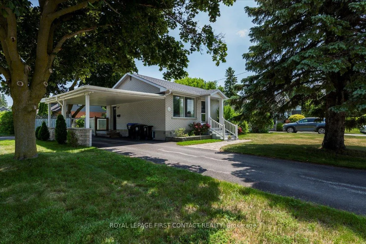 Photo 2 of 591 Oak Street, Collingwood — HOMEH