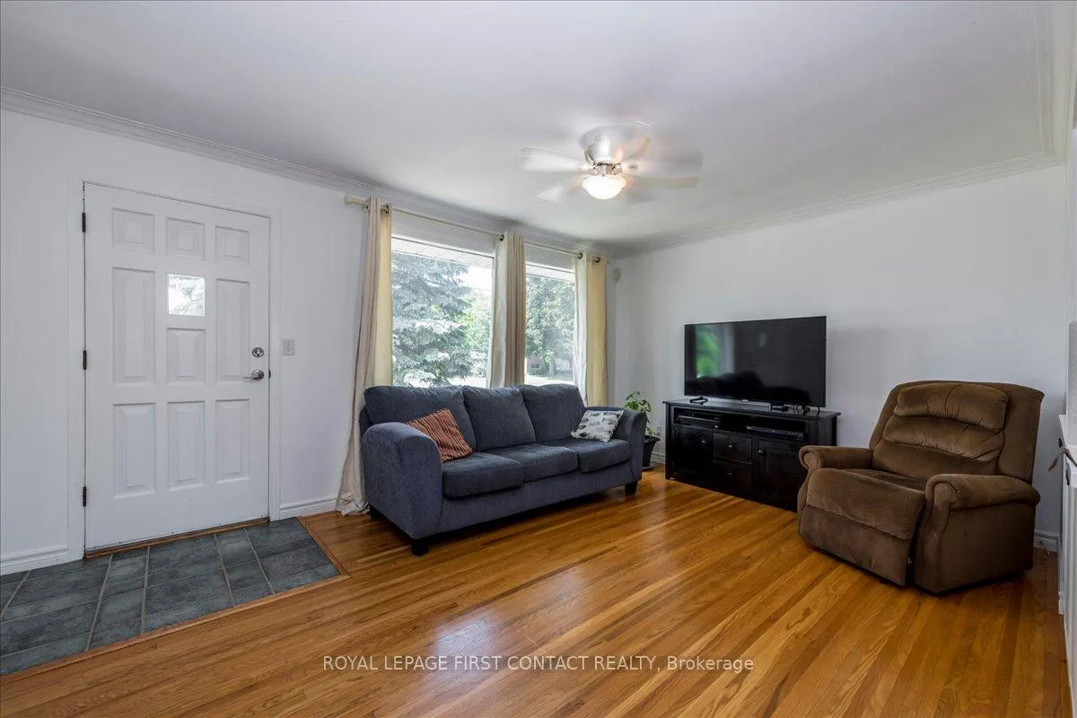Photo 4 of 591 Oak Street, Collingwood — HOMEH