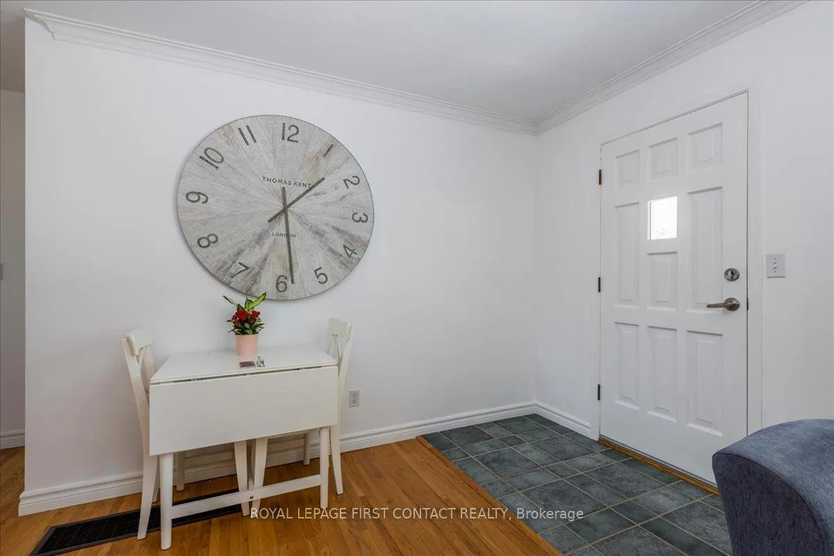 Photo 5 of 591 Oak Street, Collingwood — HOMEH